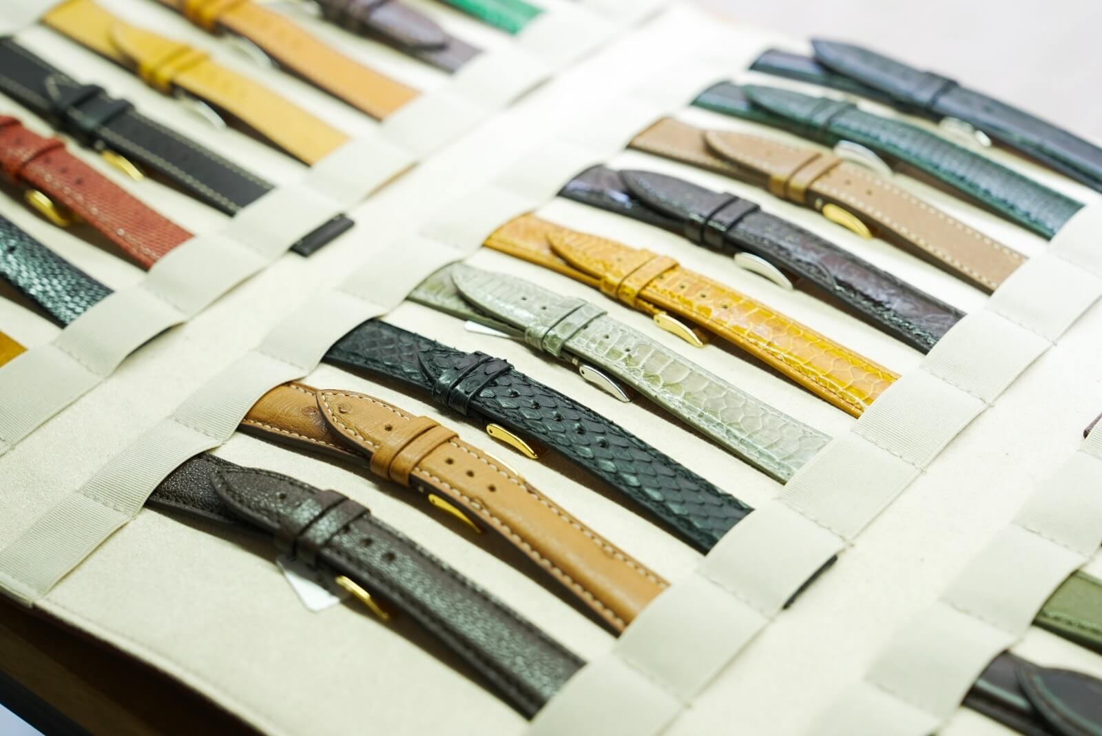 Selection of made-to-measure leather watch straps at Watchme Amsterdam
